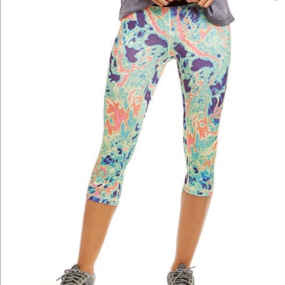 Pants - ATHLETIC CAPRI PANT/LEGGINGS